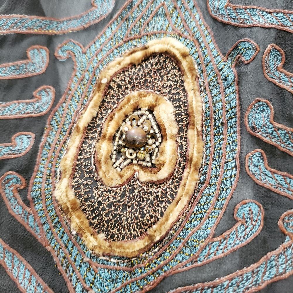 Elegant Black and Gold Beaded Women's Jacket with Peacock Feather Pattern - Picture 9 of 10